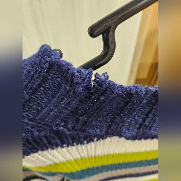 Sweater - Picture 5 of 5